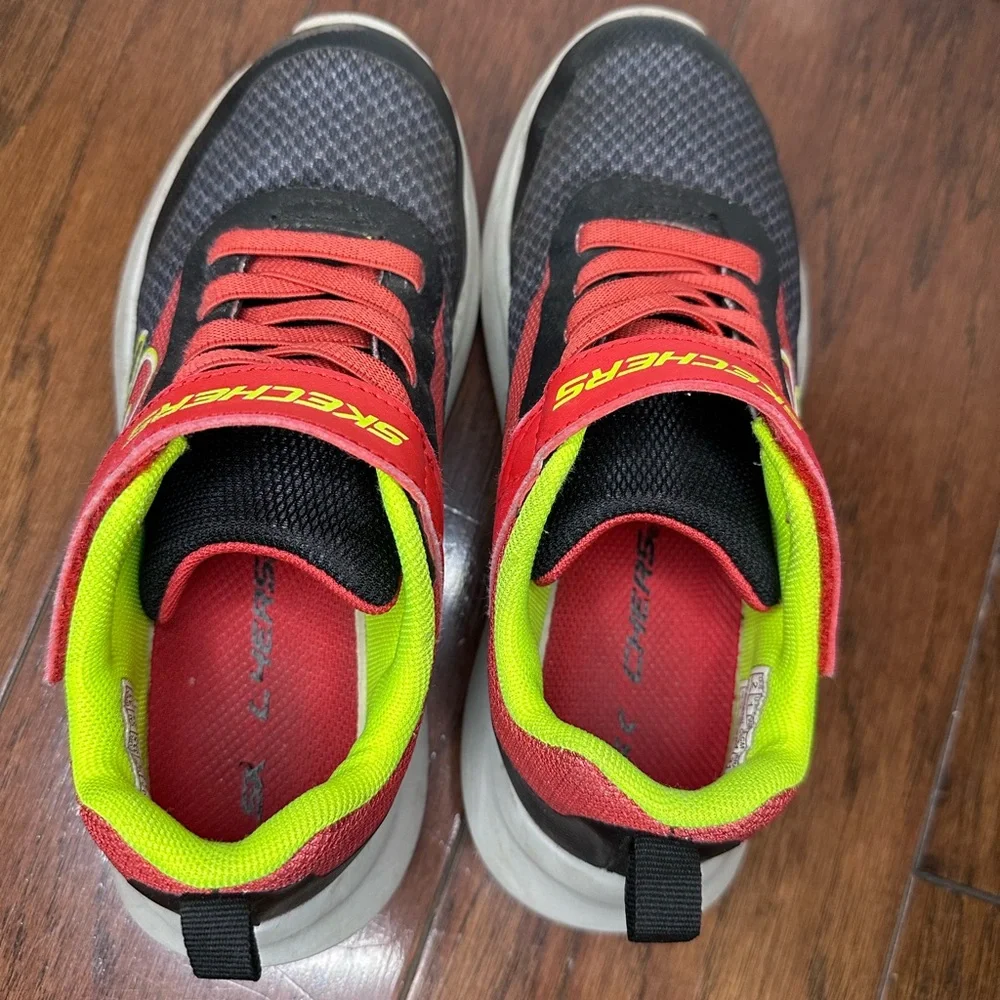 Skechers vibrant sneakers